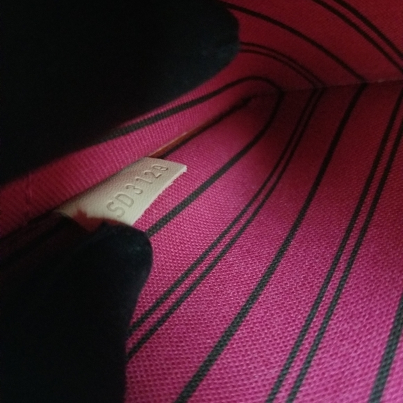 Louis Vuitton LV Beautiful Initials Neverfull MM Pouch Monogram Signature - Picture 10 of 14